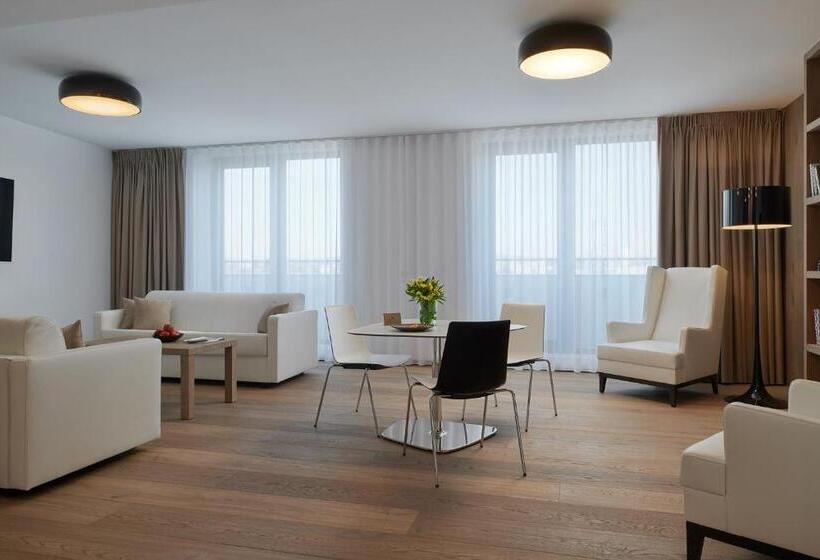 프레지덴셜 스위트, Passage