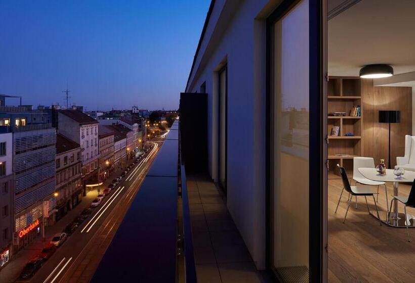 프레지덴셜 스위트, Passage