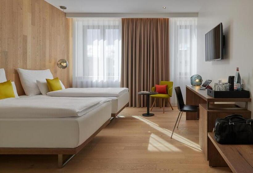 스탠다드 룸, Passage