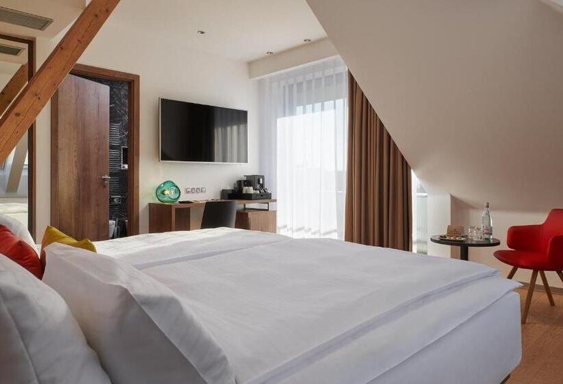 이그제큐티브 룸, Passage