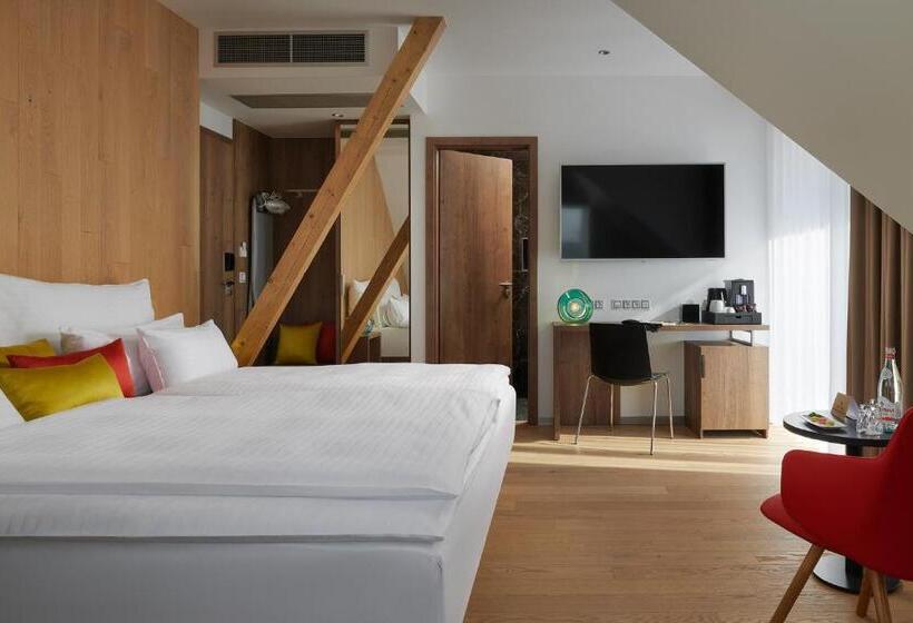 이그제큐티브 룸, Passage