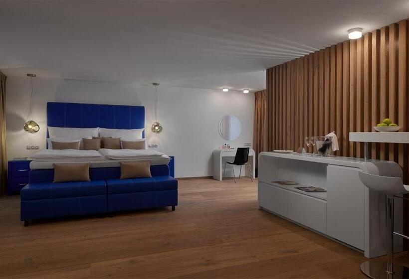 프레지덴셜 스위트, Passage