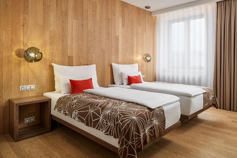 스탠다드 룸, Passage