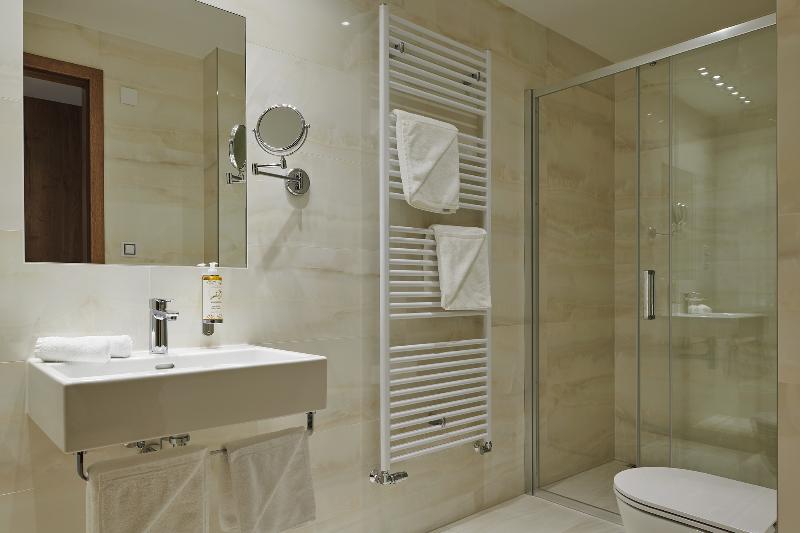 Quarto Estandar, Passage