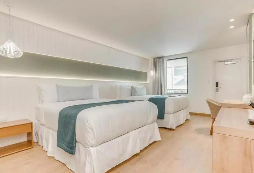 クイーンベッドのデラックスルーム, Fort George Hotel And Spa