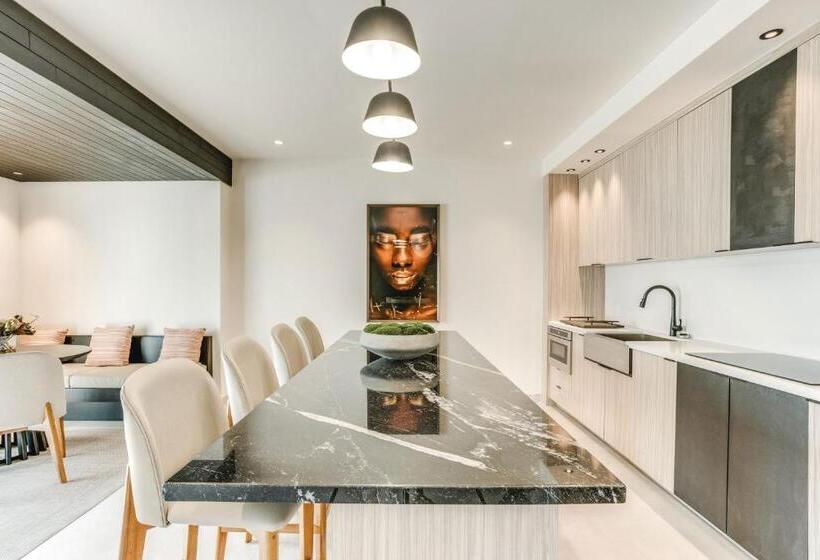 جناح دور أخير, Fort George Hotel And Spa