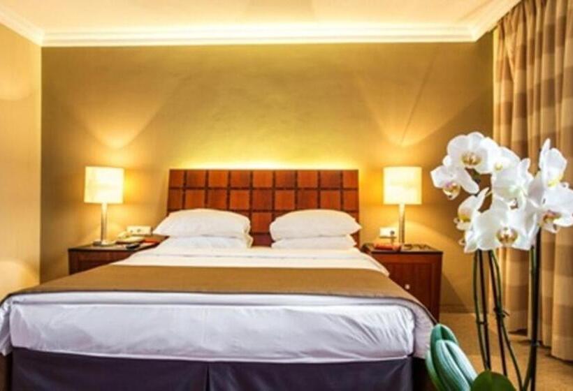 جناح, Ramada By Wyndham Sofia City Center