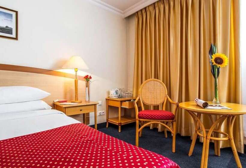 Номер Superior, Ramada By Wyndham Sofia City Center