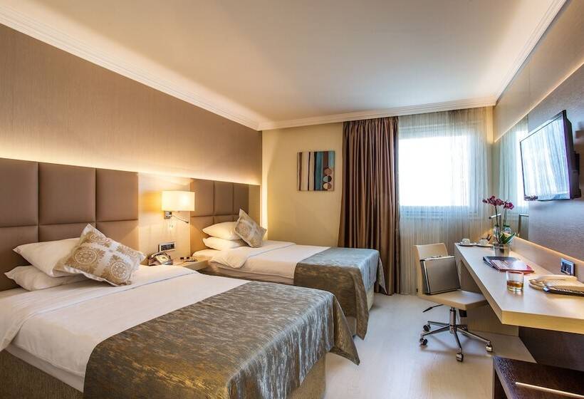 Номер бизнес-класса, Ramada By Wyndham Sofia City Center