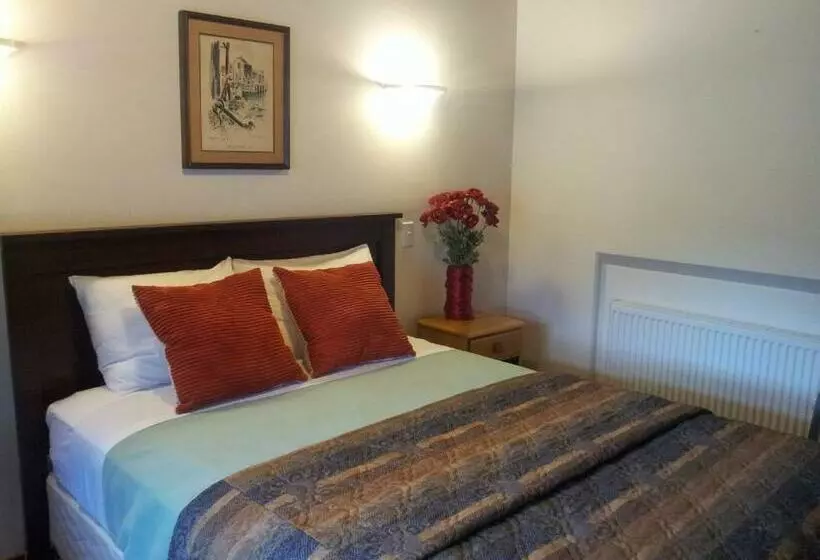 اتاق استاندارد با چشم‌انداز باغ, Campbell River Lodge
