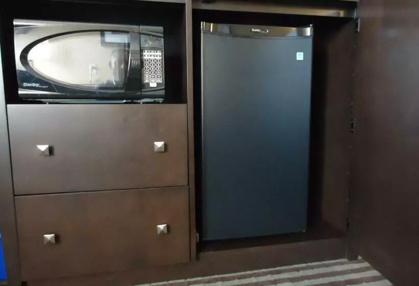 キングサイズベッドのスイートルーム, Best Western Plus Toronto North York Hotel & Suites