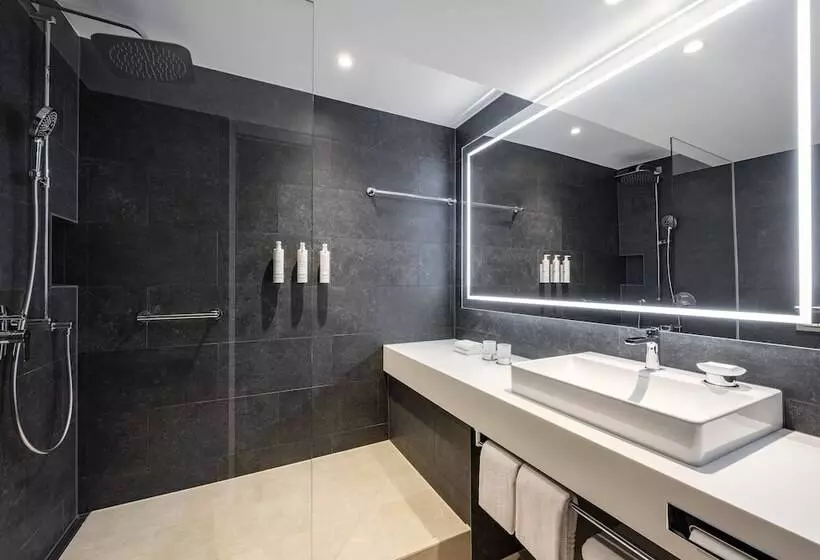 Junior Suite, Basel Marriott