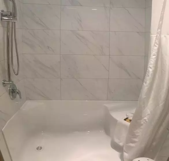 身障者適用キングサイズベッドルーム, Best Western Plus Langley Inn