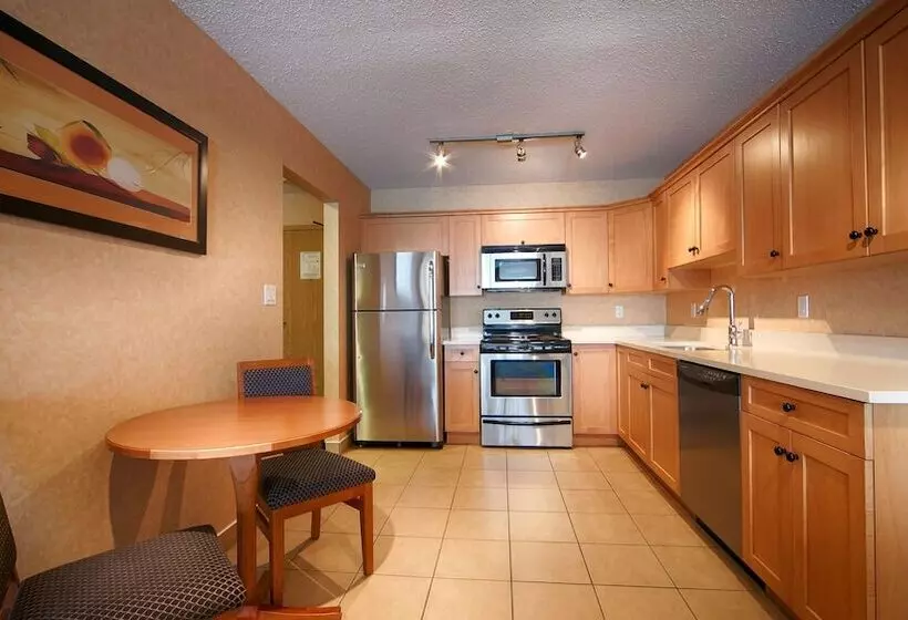 スイート, Best Western Plus Langley Inn