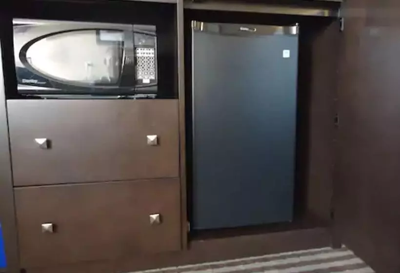 スイート, Best Western Plus Toronto North York Hotel & Suites