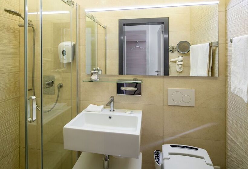 חדר סופריור יחיד, Campione