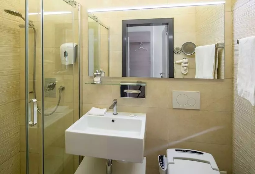 Quarto Superior Individual, Campione