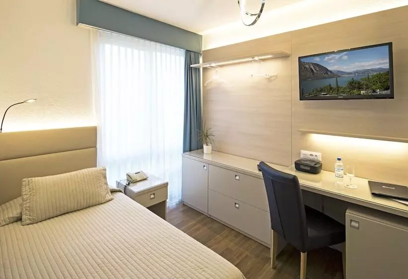 Quarto standart individual, Campione