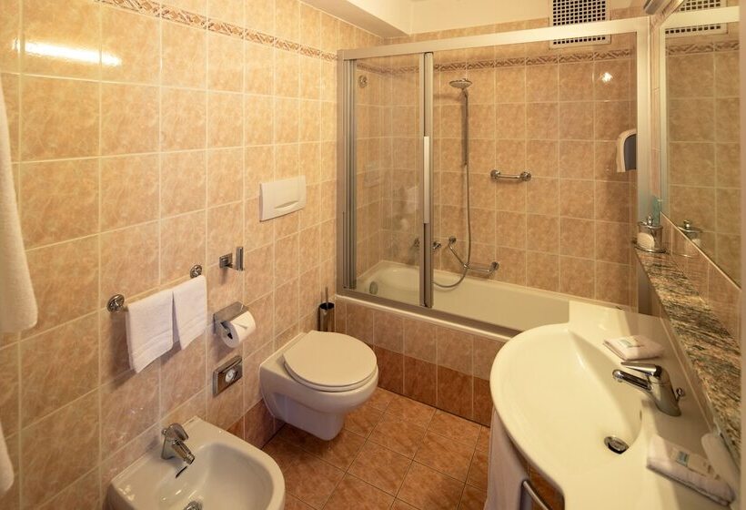 סוויטה משפחתית, Campione