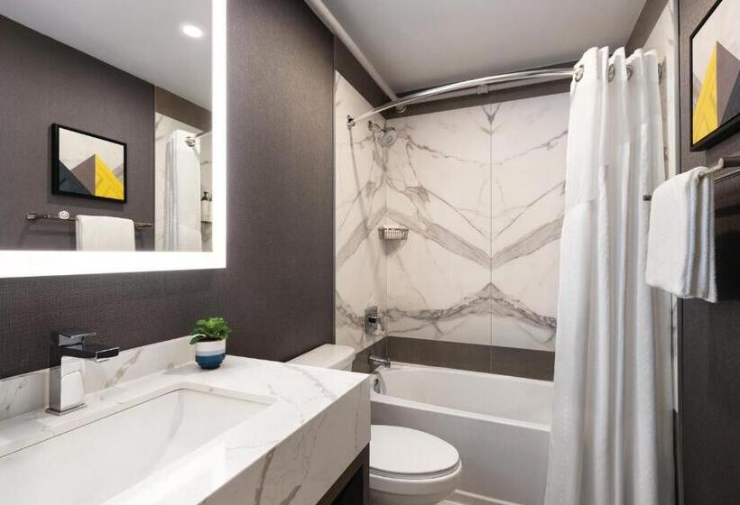 프리미엄 룸, Crowne Plaza Saint John Harbour View, An Ihg