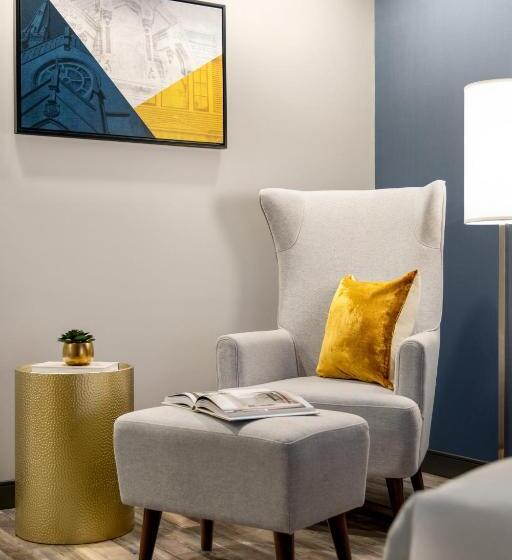 스탠다드 룸 퀸사이즈 침대, Crowne Plaza Saint John Harbour View, An Ihg