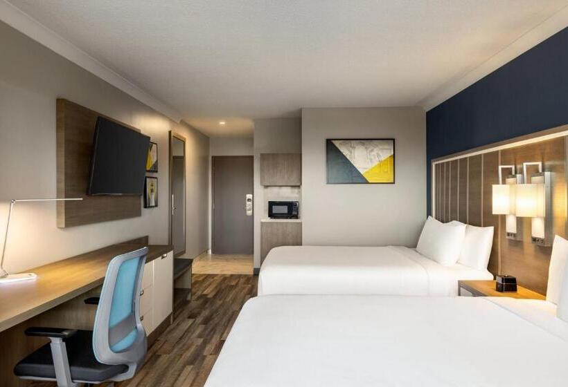 스탠다드 룸 퀸사이즈 침대, Crowne Plaza Saint John Harbour View, An Ihg