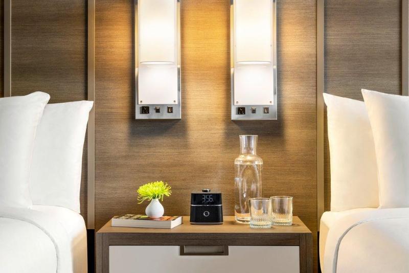 스탠다드 룸 퀸사이즈 침대, Crowne Plaza Saint John Harbour View, An Ihg