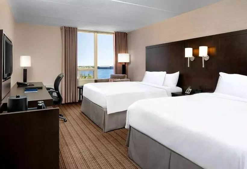 اتاق لوکس, Delta Hotels By Marriott Sault Ste. Marie Waterfront