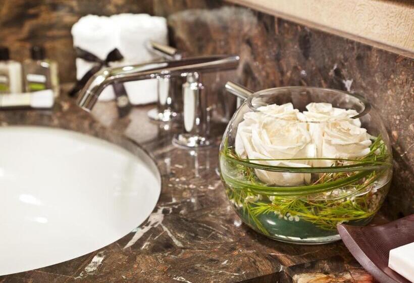 キングサイズベッドのデラックスルーム, Fairmont Le Manoir Richelieu