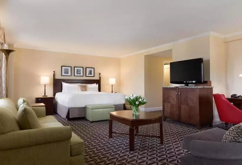 キングサイズベッドのデラックスルーム, Fairmont Le Manoir Richelieu