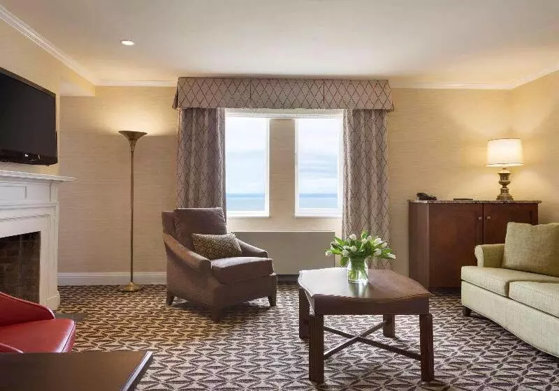 キングサイズベッドのスイートルーム, Fairmont Le Manoir Richelieu