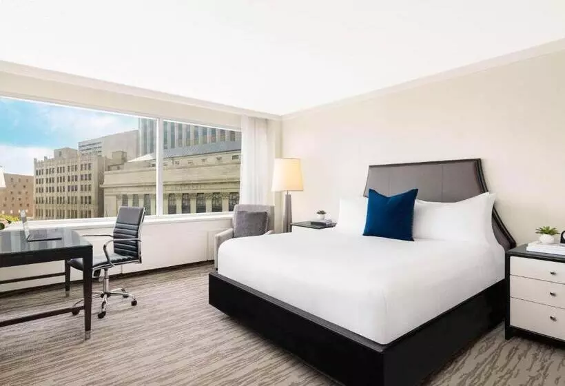 اتاق استاندارد با تخت بزرگ, Fairmont Winnipeg