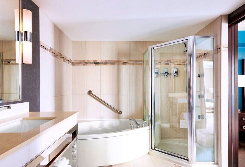 جناح, Four Points By Sheraton London