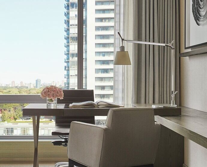 プレミアムルーム, Four Seasons Hotel Toronto