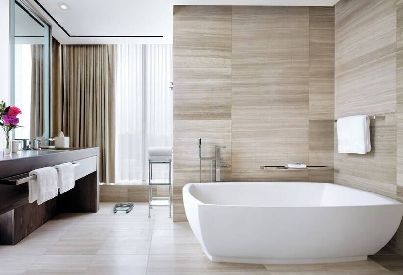 جناح, Four Seasons Hotel Toronto