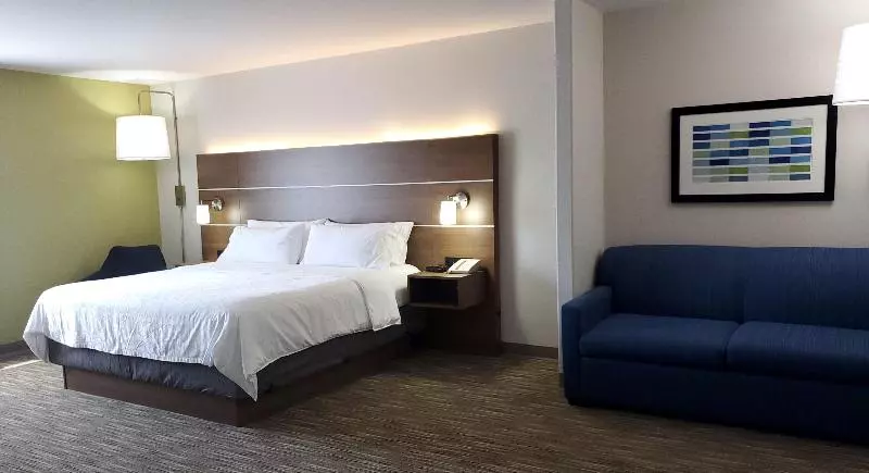 اتاق استاندارد با تخت بزرگ, Holiday Inn Express & Suites Regina South, An Ihg