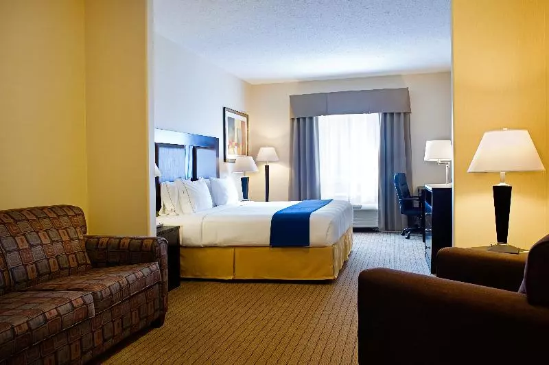 سوییت اجرایی, Holiday Inn Express & Suites Regina South, An Ihg