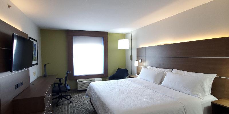 חדר סטנדרט עם מיטת קינג, Holiday Inn Express & Suites Regina South, An Ihg