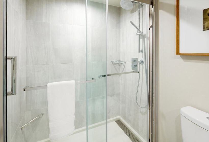 Номер Deluxe, Le Centre Sheraton Montreal