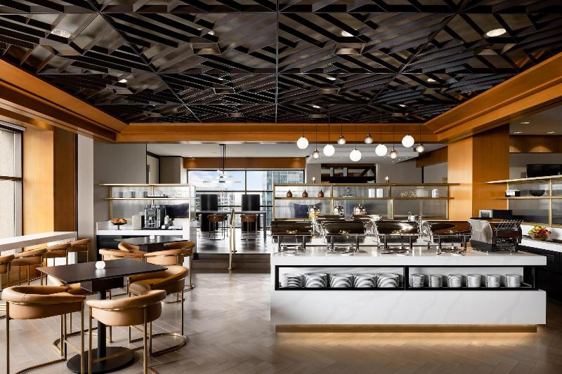 Номер Клуб, Le Centre Sheraton Montreal