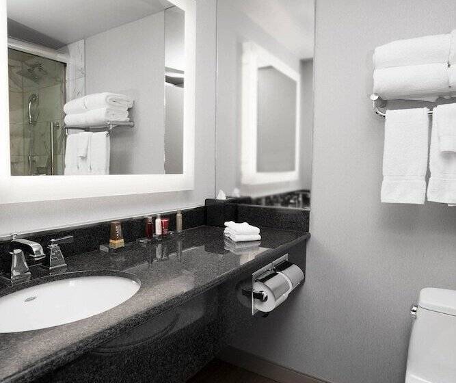 غرفه قياسيه سريرين مزدوجين, Niagara Falls Marriott On The Falls