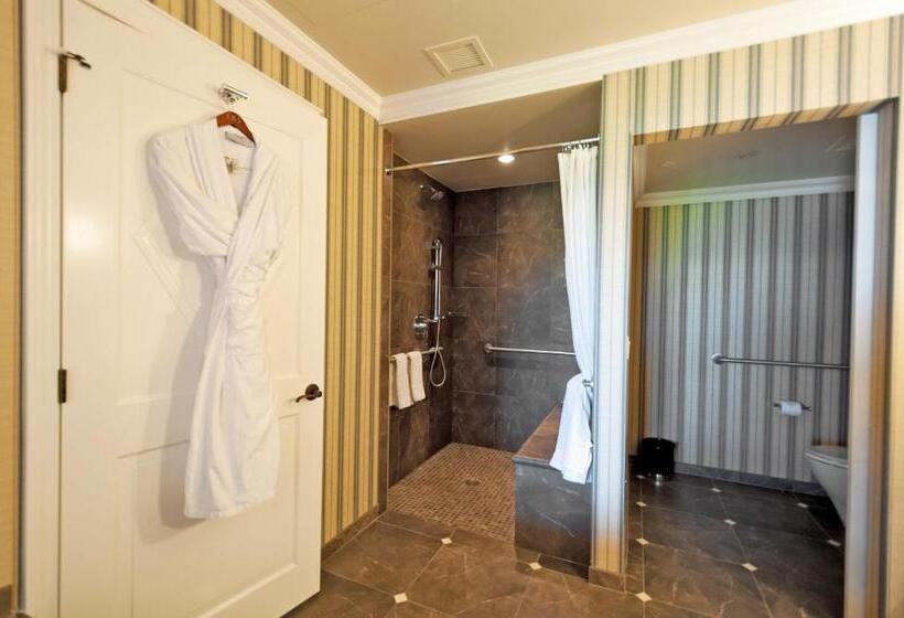 带大床的套房, Oak Bay Beach