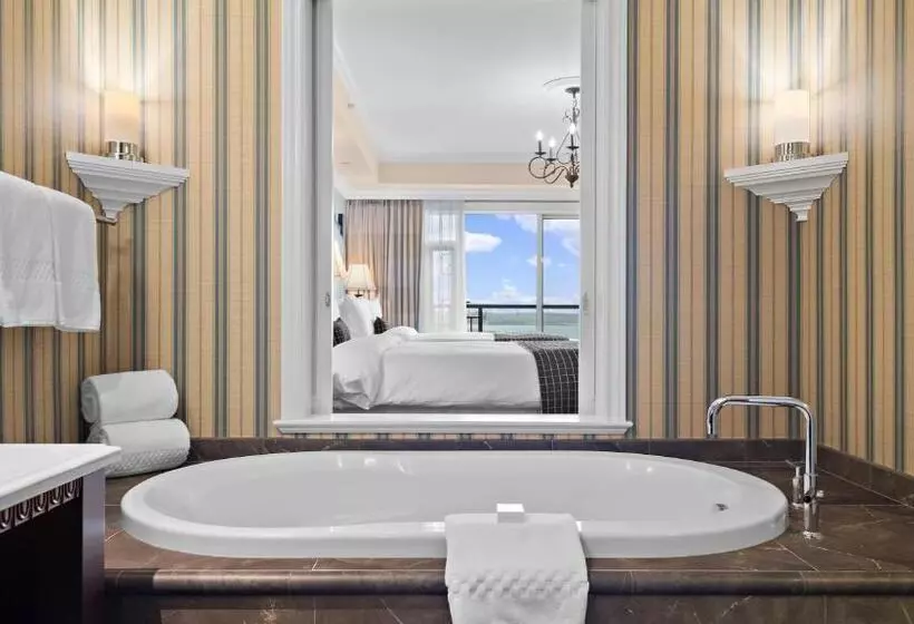 Standard Room Double Bed Side Sea View, Oak Bay Beach