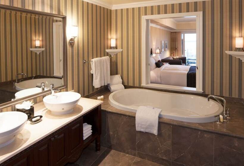 带海景的带双人床的标准间, Oak Bay Beach