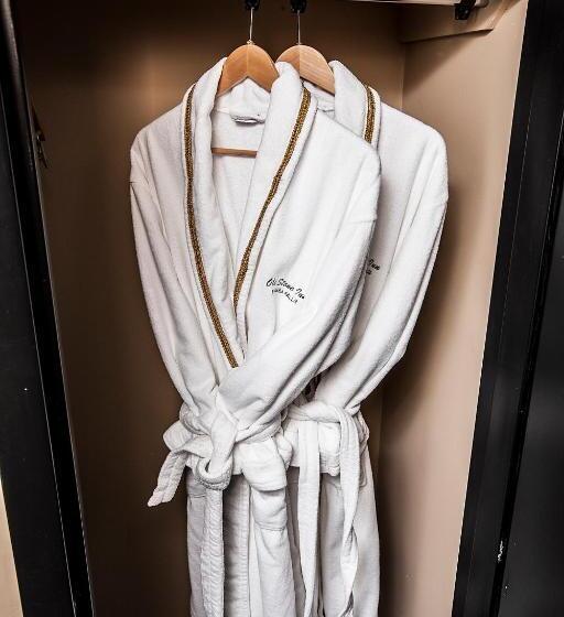 חדר דחוקס עם מיטת קינג, Old Stone Inn Boutique