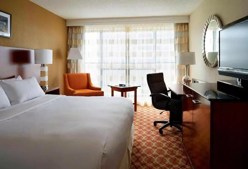 キングサイズベッドのスタンダードルーム, Ottawa Marriott