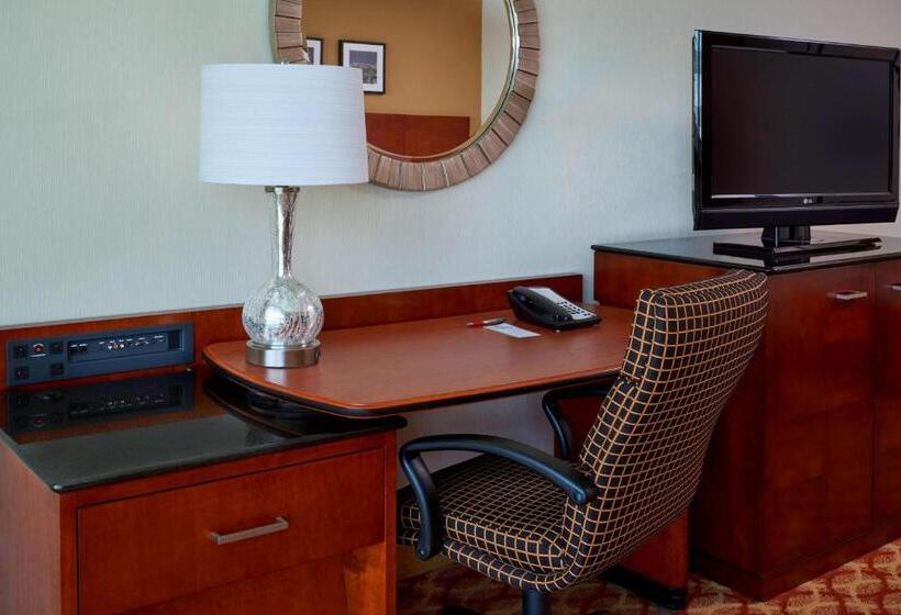 חדר קלאב עם מיטת קינג, Ottawa Marriott