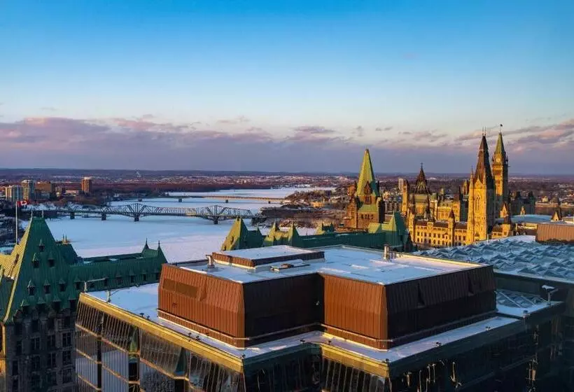 キングサイズベッドのクラブルーム, Ottawa Marriott