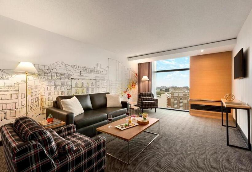 带大床的标准间, Pur, Quebec, A Tribute Portfolio