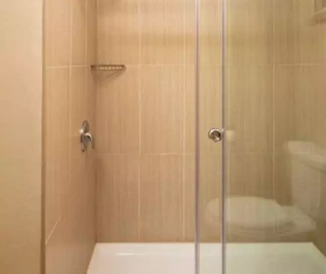 Sviitti Liikuntarajoitteisille, Quality Inn & Suites Windsor Downtown